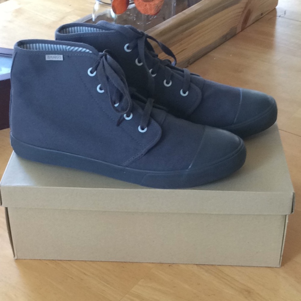 Bangs hightops